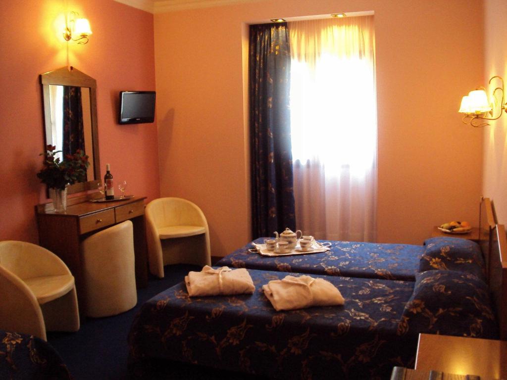 קומוטיני Astoria Hotel Traditional חדר תמונה