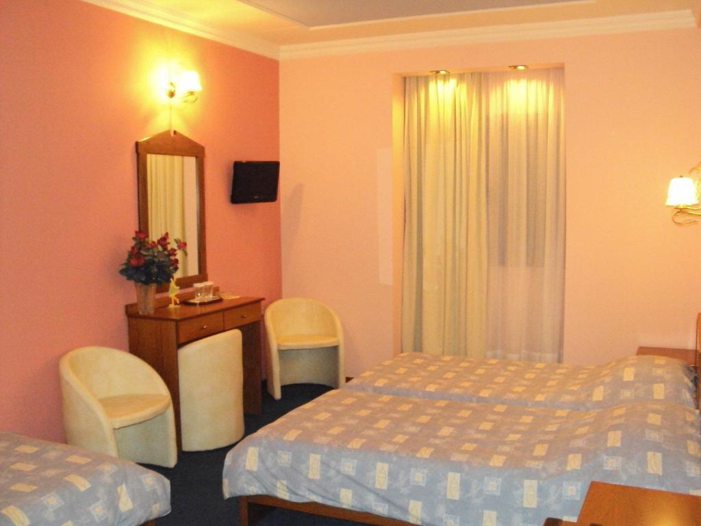 קומוטיני Astoria Hotel Traditional חדר תמונה