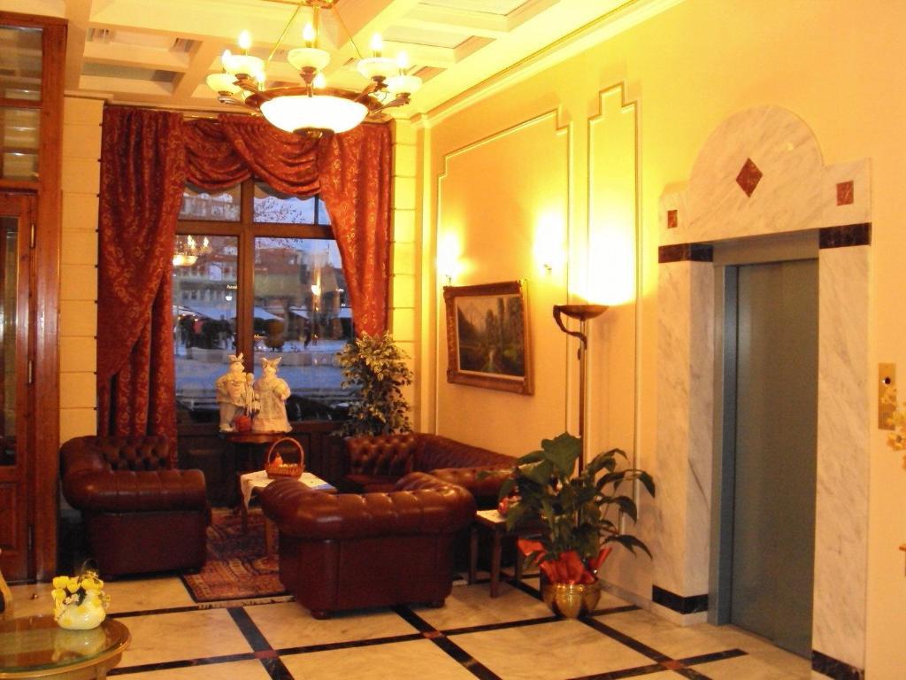 קומוטיני Astoria Hotel Traditional מראה חיצוני תמונה